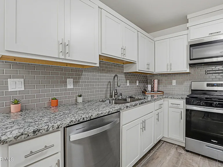 15252 Apex Ct — Photo 12