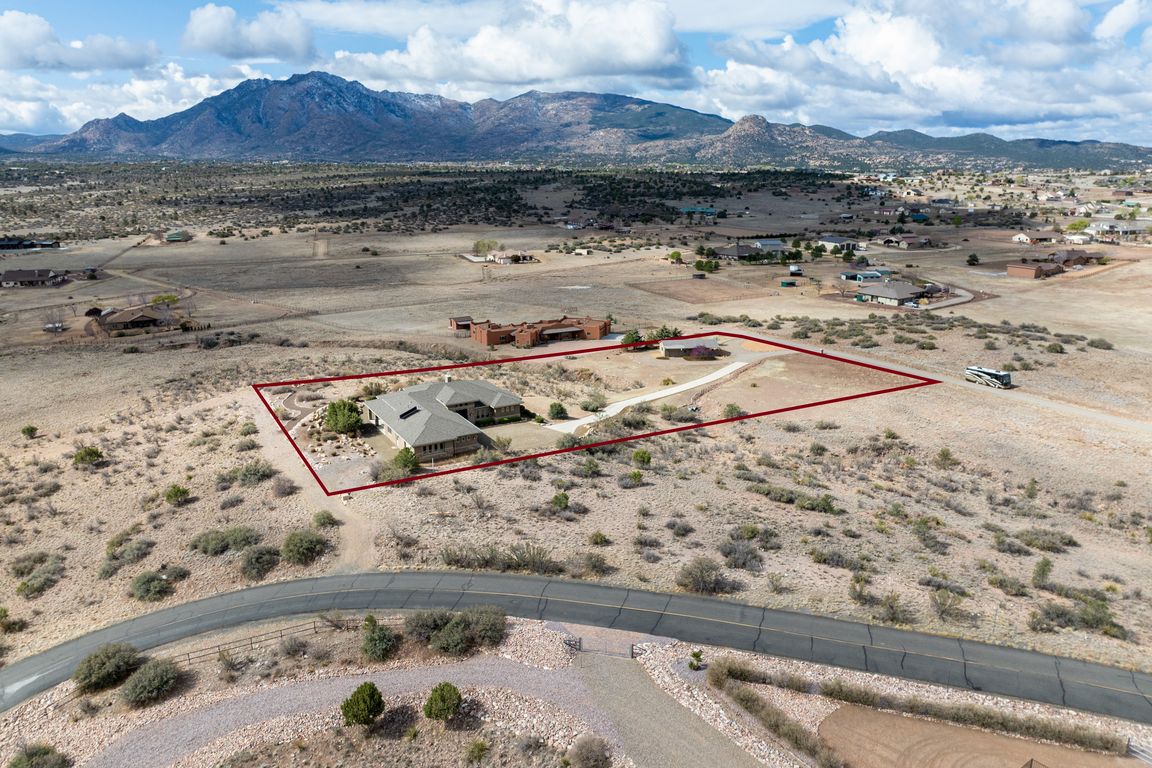 001_Incredible views 3 acres