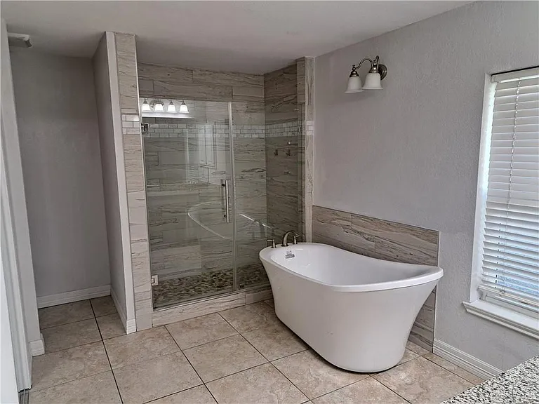 2813 Hawk Ct — Photo 8