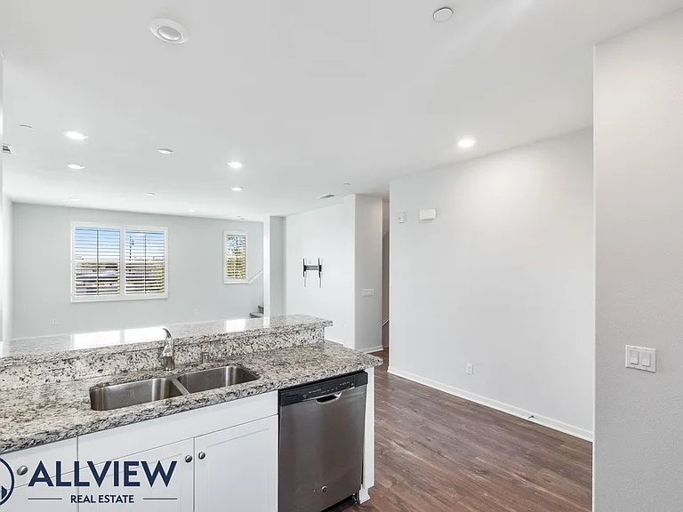 1531 E Lincoln Ave — Photo 14