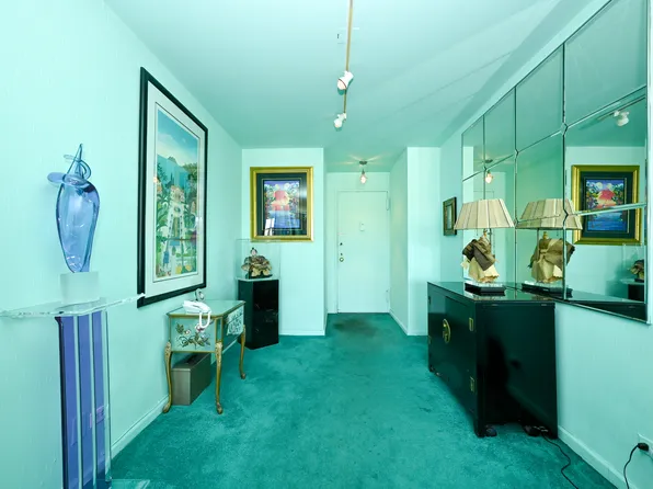 61-20 Grand Cent Parkway image 7 of 25