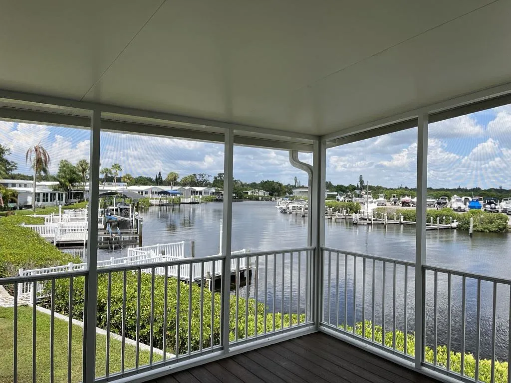 3 bed, 3.0 bath, 1460 sqft, $1,599 — Photo 3