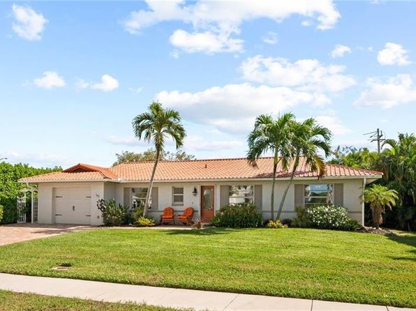 105 S Bahama Ave, Marco Island, FL 34145