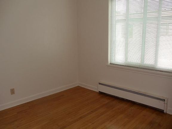 2nd image of 1400 Queen Anne Ave N APT 301