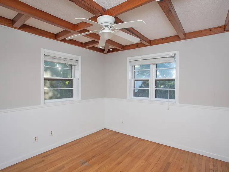 2851 Ion Ave — Photo 8