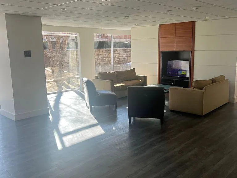 600 E 8th St #3M — Photo 29