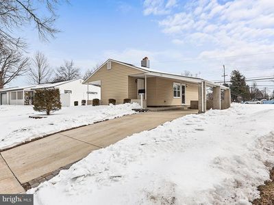 302 Oaktree Dr, Levittown, PA, 19055