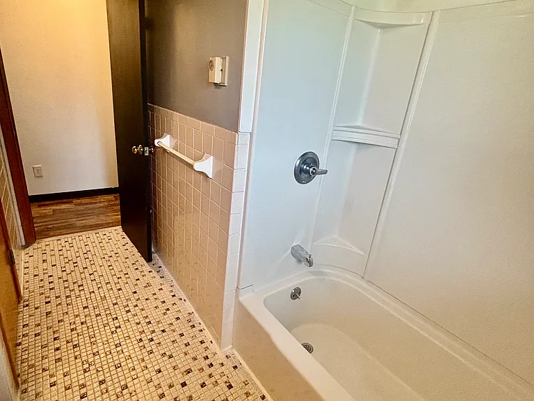 326 Pepperton Dr — Photo 24