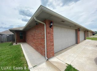 793 SW 13th St, Moore, OK 73160