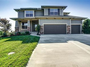 16389 S Heatherwood St, Olathe, KS 66062