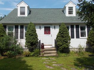63 Peach St, Barre, MA 01005