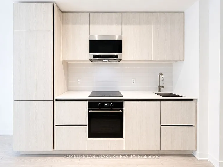 120 Broadway Ave #LPH06 — Photo 5