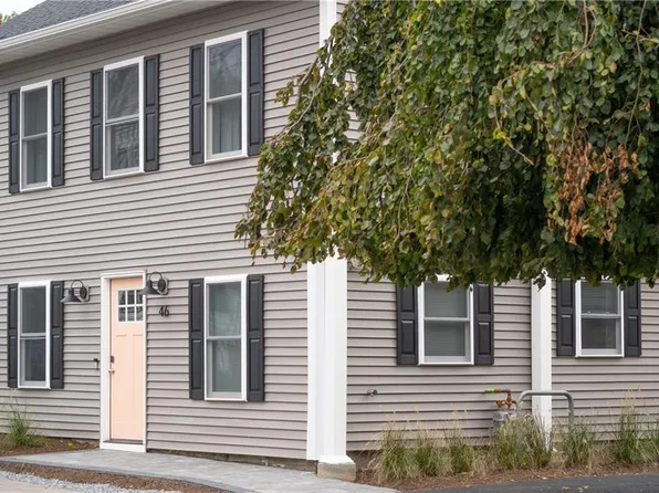 46 Vernon Ave, Middletown, RI 02842