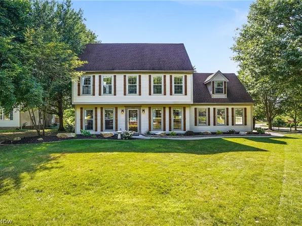 280 S Pine Ct, Aurora, OH 44202