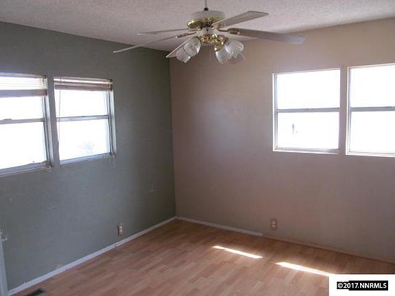 5th image of 5 Piping Rock Ln