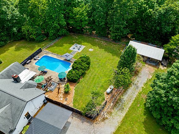 4th image of 2552 Farms Cir