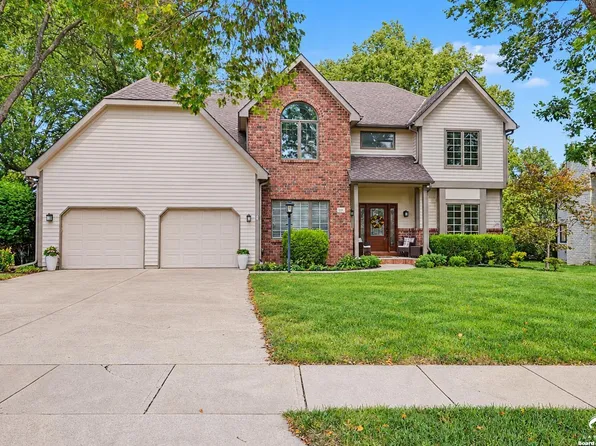 4708 Muirfield Dr, Lawrence, KS 66047