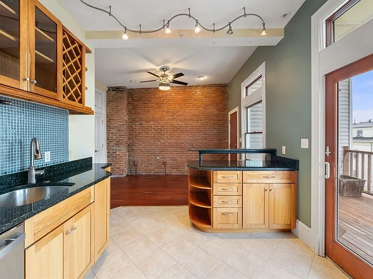 118 Perkins St #3 — Photo 6