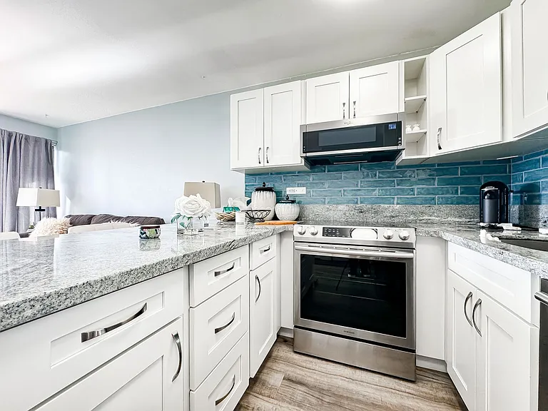 2140 Kuhio Ave #1706 — Photo 3