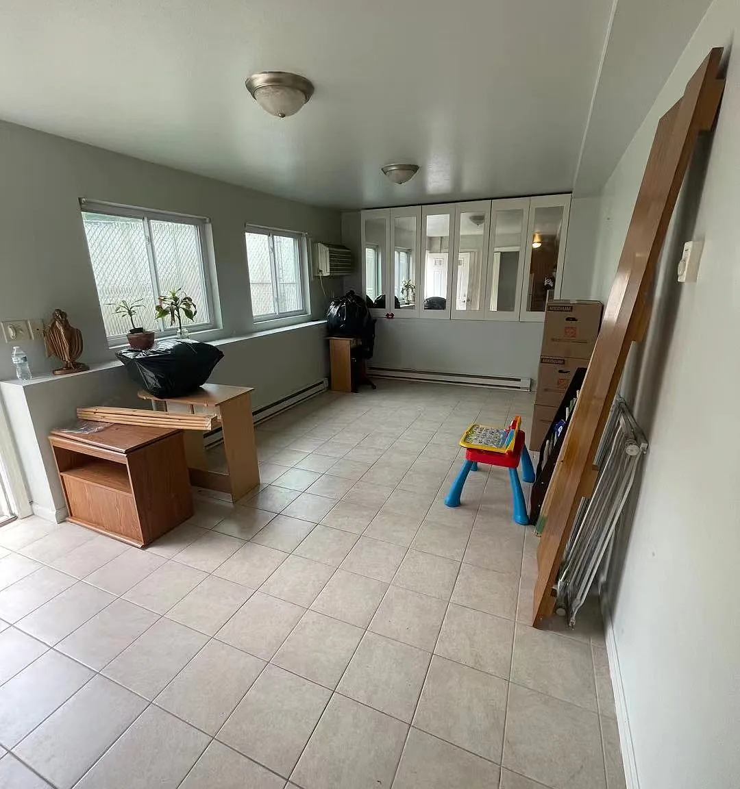 Studio, $1,000 — Photo 4