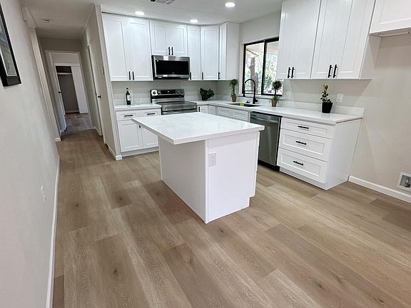 3rd image of 1217 W BIRCHWOOD Road
