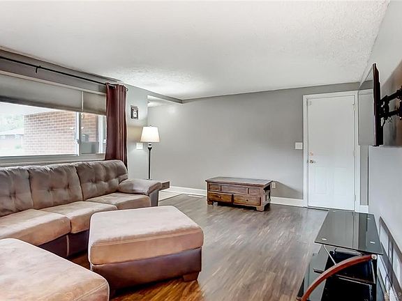 4th image of 7020 Bascombe Dr