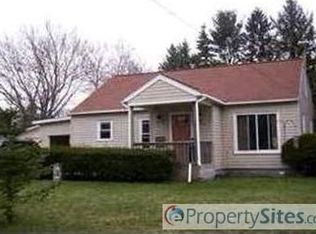 302 W South St, Greenville, MI 48838