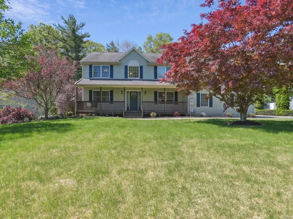 35 Damato Drive, Montville, CT 06370
