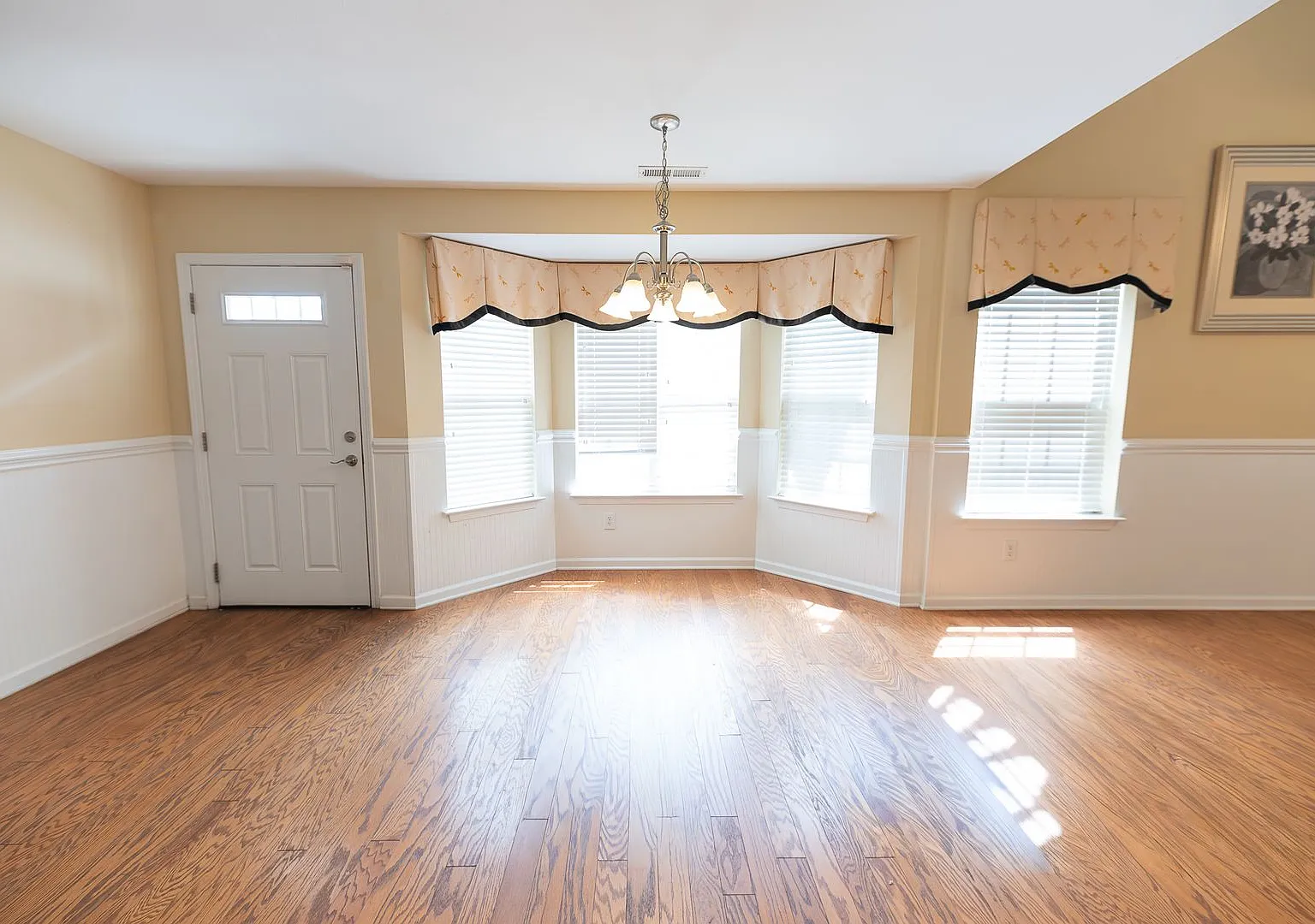 2 Bedroom, 2 Bath Home with Oversized Home Office — Photo 4
