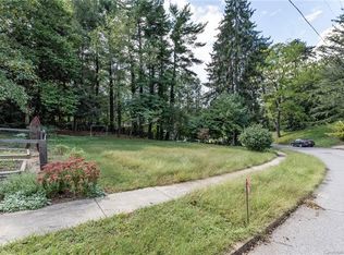 114 Clarendon Rd #A, Asheville, NC 28806