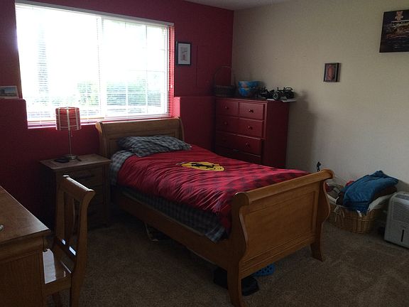 basement den/4th bedroom