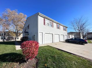 227 Harvest Ct, Vernon Hills, IL 60061