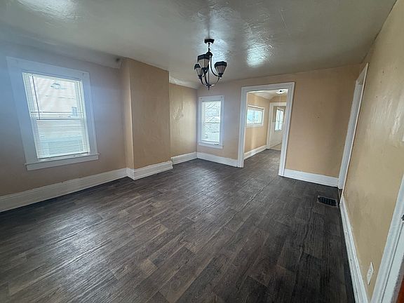 4th image of 186 Whitney Pl #2