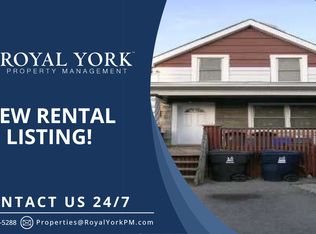 67 Regent St #1, Toronto, ON M6N3N8