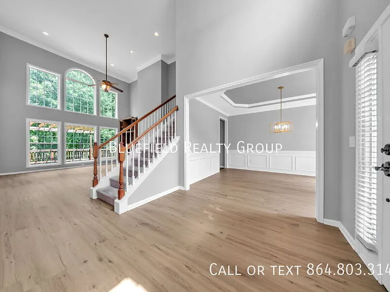 417 Summergreen Way — Photo 3
