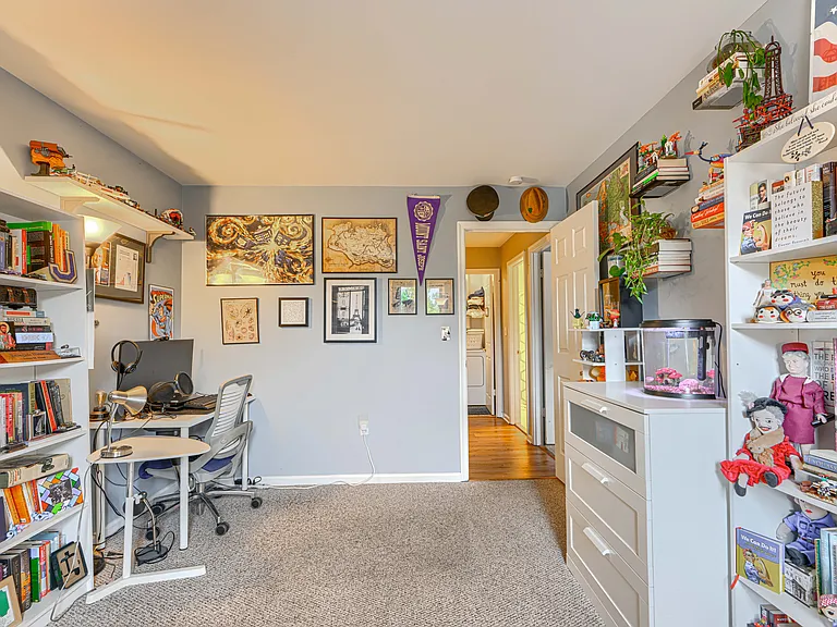 2nd bedroom