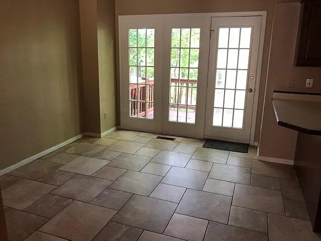 12016 Johns Pl — Photo 22