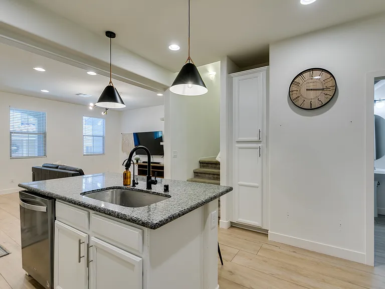 77 Alamere Falls Dr — Photo 15