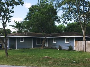 907 Edgewood Dr, Bryan, TX 77802