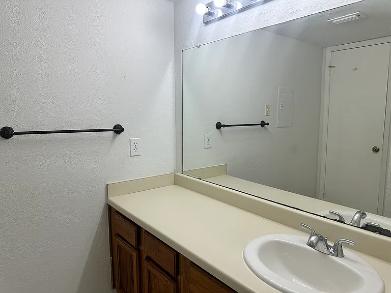 7313 Gulf Fwy #409 — Photo 38