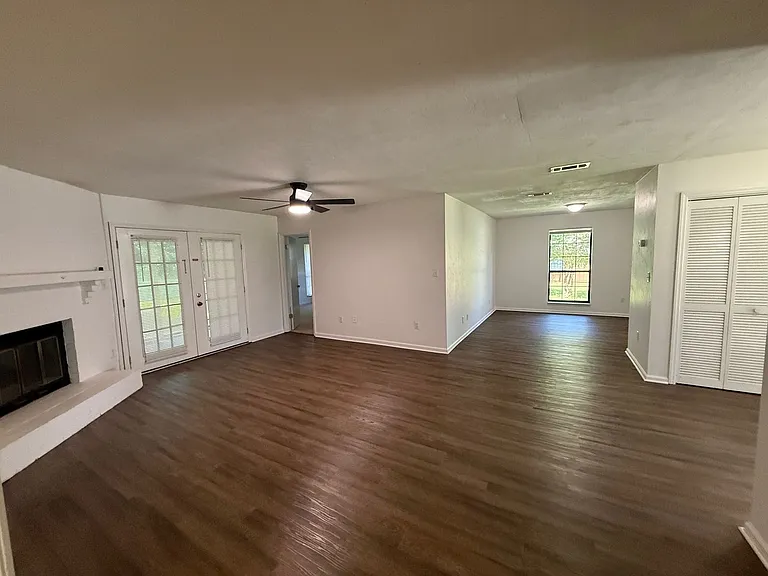 886 Meginnis Ln — Photo 7