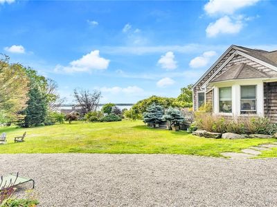 840 E Shore Rd, Jamestown, RI, 02835