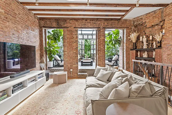 Sold by Compass | media 3