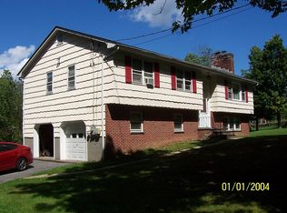 2 Valley Pond Rd, Katonah, NY 10536