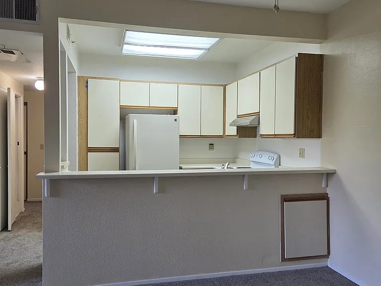 1256 Stanhope Ln — Photo 4