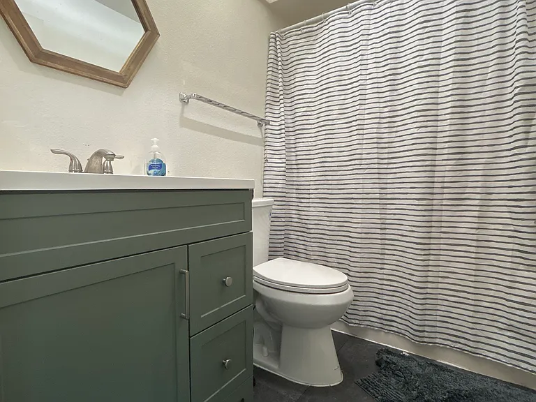 2221 W Farmdale Ave #23 — Photo 5