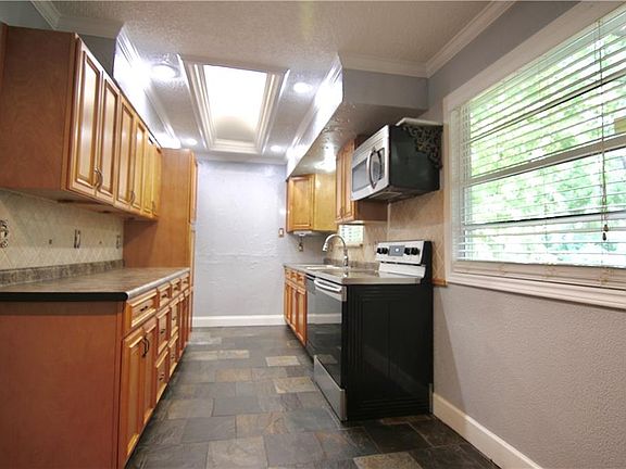 4th image of 703 E Tucker Blvd