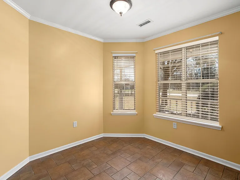 3338 Pinewood Dr — Photo 10