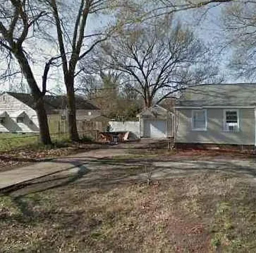 33 Roland Dr Photo 1