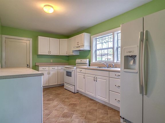 3rd image of 3763 Ashland Ave